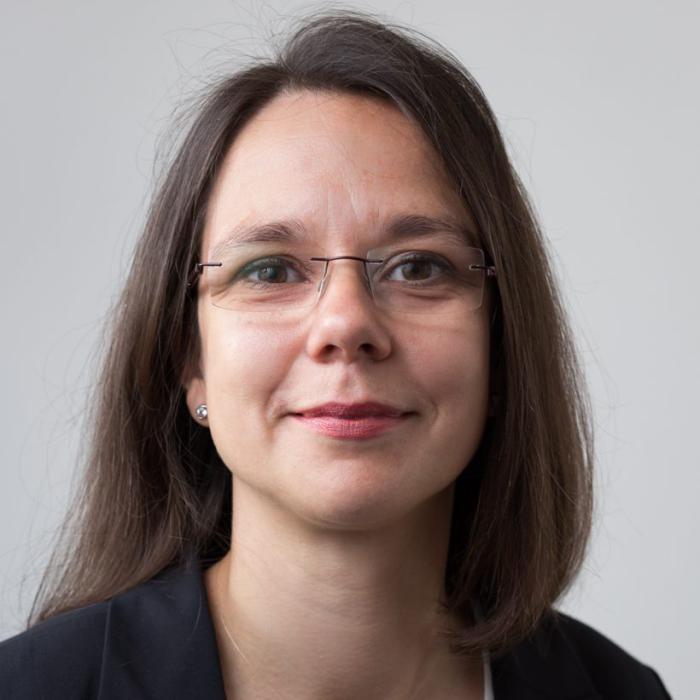 Dr. Silke Köser